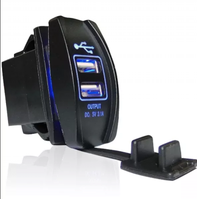 Incarcator Auto USB  Dublu cu Protectie Incorporat   masini  ATV  barci  3.1A