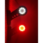 Set de 2 bucăți de lumini laterale LED cu rotație pentru camioane, remorci, platforme, caravane și altele, cu tensiune de alimentare 12-24V, alb-roșu