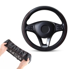 Husa universala din piele pentru volan – Neagra cu cusaturi rosii 37–38 cm