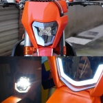 Carena si far LED fata pentru motociclete, portocalie, cu faza scurta si lunga – Model universal pentru ENDURO / Trail / Streetfighter