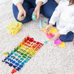 Tabla educativa Montessori din lemn pentru copii – joc multifunctional de invatare si dezvoltare