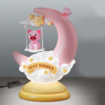 Lampa decorativa „Moon Lamp Pig – Best Wishes” – lampa de noapte cu purcelus si luna
