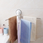 Suport cu ventuze pentru 4 prosoape, pentru perete, alb/gri