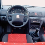 Nuca schimbator viteze cu burduf din eco piele pentru Skoda Octavia Mk1 sedan 5 viteze OEM 1U0711141