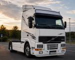 Set faruri LED stanga + dreapta cu lupe pentru Volvo FH12 / FM10 / FM12 / FH16 (Generatia 1) 24V, DRL Alb + Portocaliu, Startup Effect